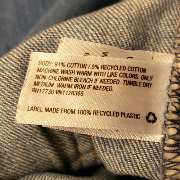 Universal Thread™ High Rise Relaxed Straight Ankle Jeans w/Splatter Detail 27R - Picture 6 of 10